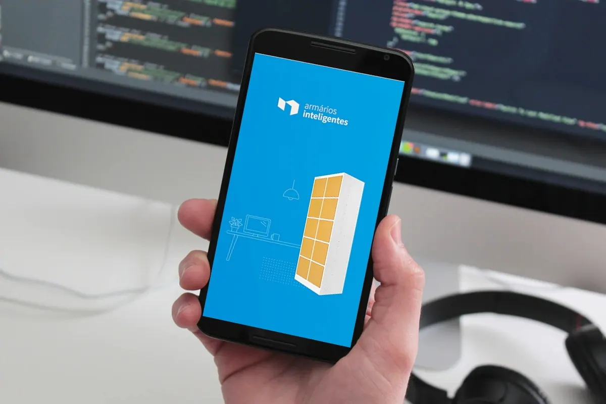 Smart Lockers - splash screen with the company logo